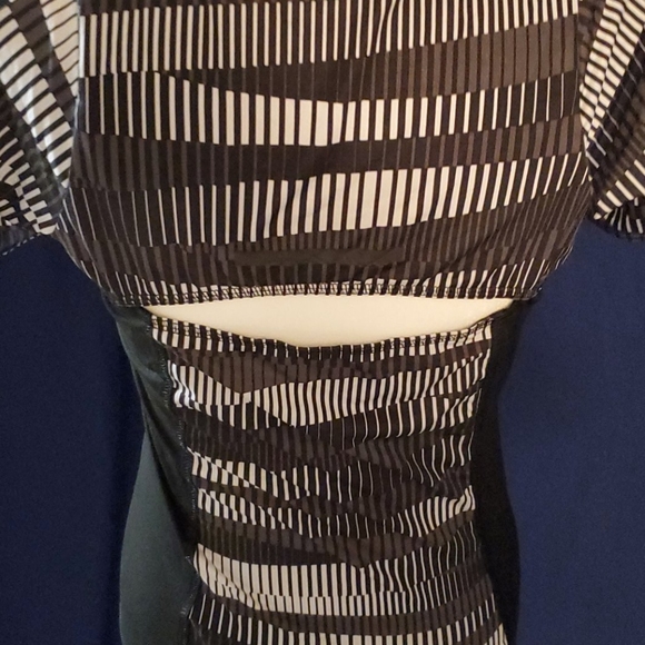 Adidas top - Picture 4 of 6